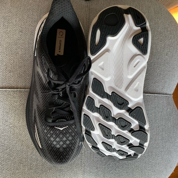 HOKA Clifton 9 Running Shoe - Picture 5 of 6